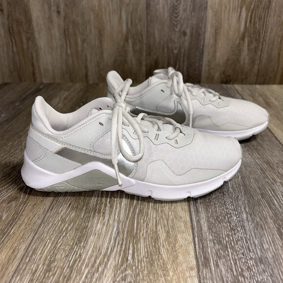 Nike Legend Essential 2 Women’s US Size 7.5 Photon Dust Gray Silver Shoes - Picture 1 of 10